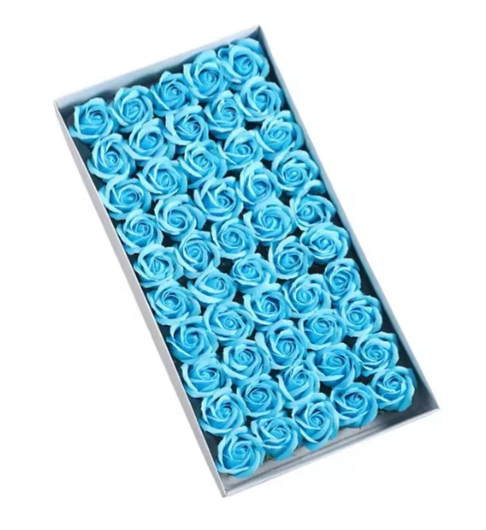 Caja 50 Rosas de Jabon Celeste 1