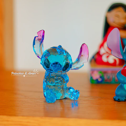 Stitch Mini Estatua - Figura Acrílica Premium Disney Facets - 9 CM