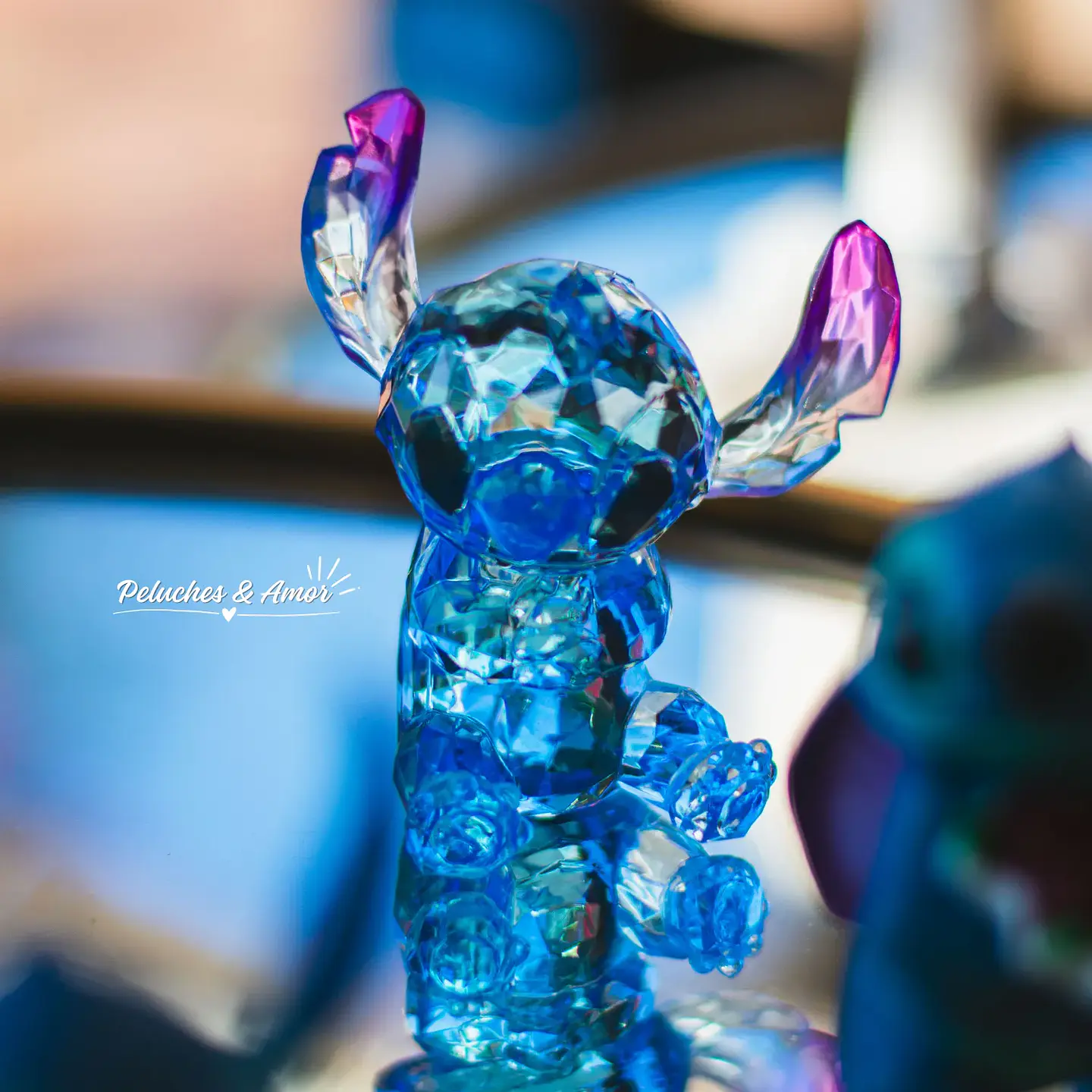 Stitch Mini Estatua - Figura Acrílica Premium Disney Facets - 9 CM 2