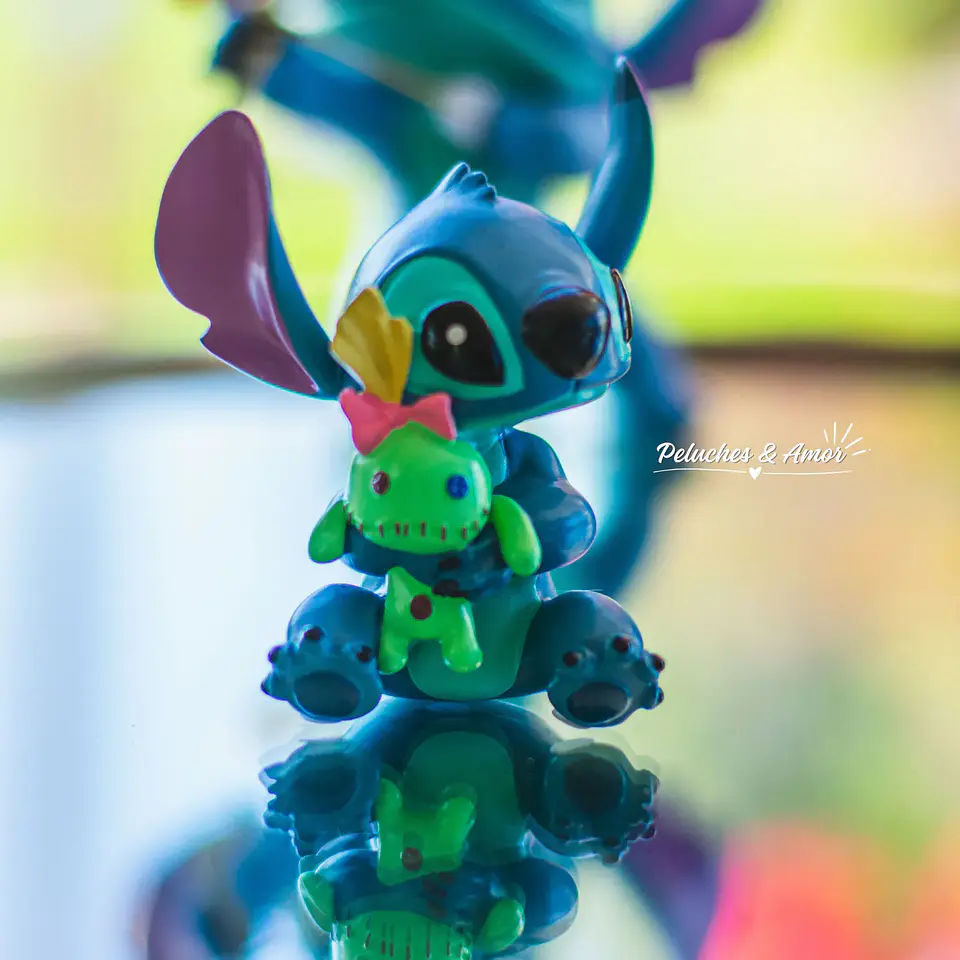 Estatua Stitch con Muñeco Scrump - Disney Originals Showcase 2