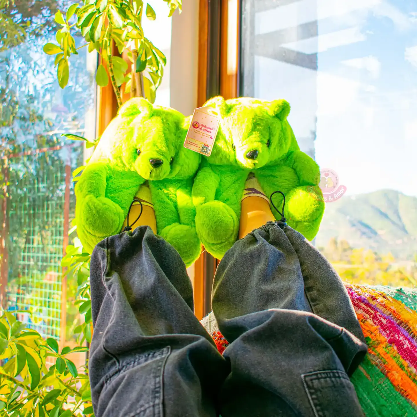Pantuflas Peluche Osito Verde – Regalo Suave y Tierno 2