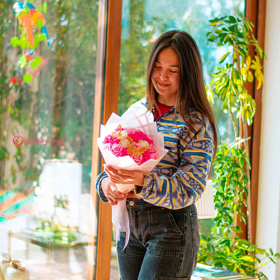 Ramo de 25 Rosas Eternas Paleta Rosa 2