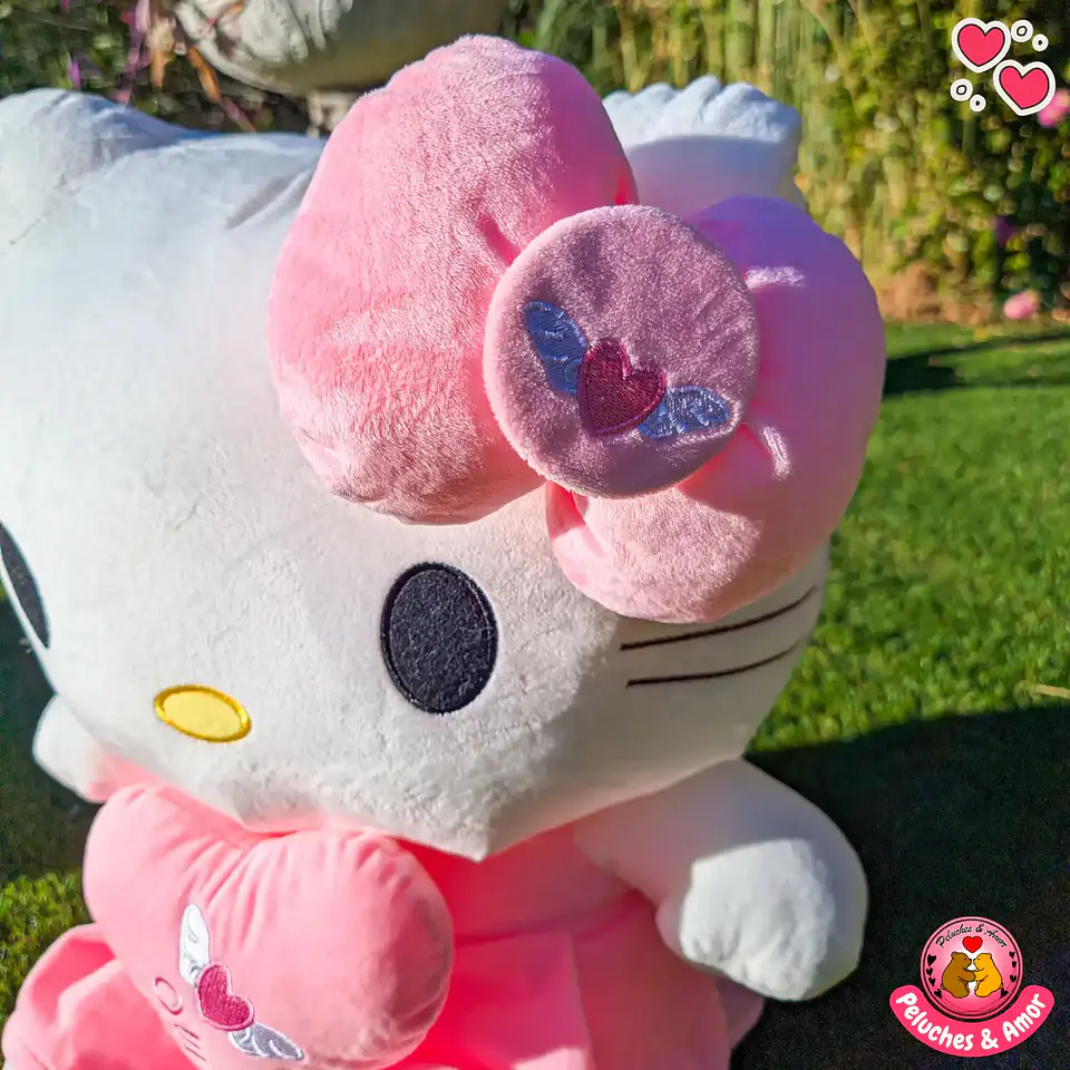 Peluche Hello Kitty Love con Corazón Rosado 55 cm 2