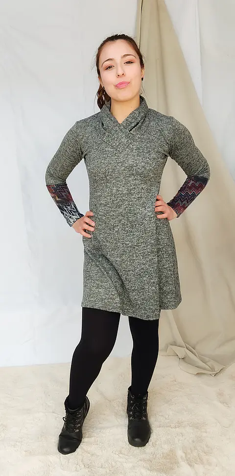 Vestido de lanilla cuello V color gris