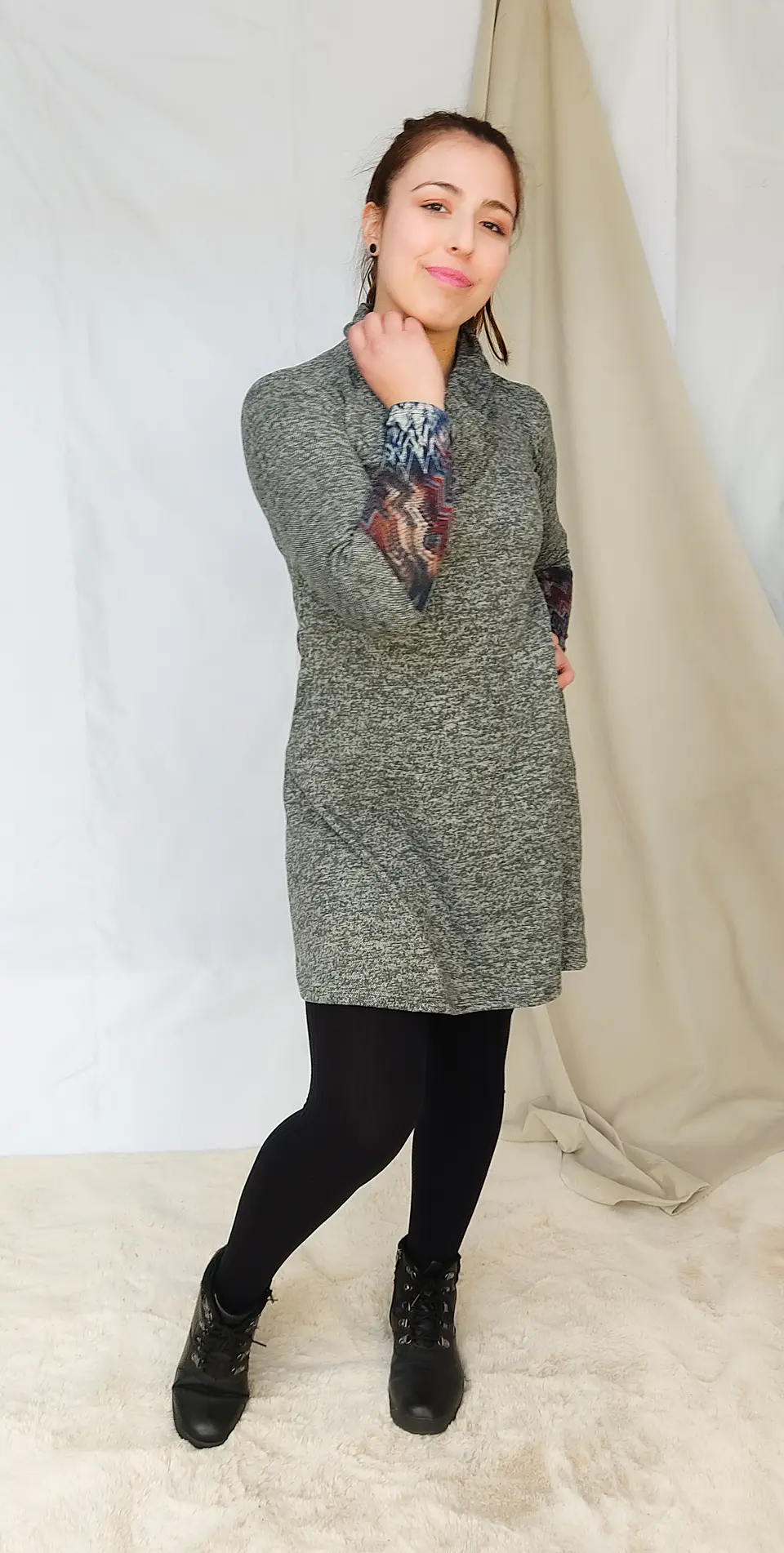 Vestido de lanilla cuello V color gris 2