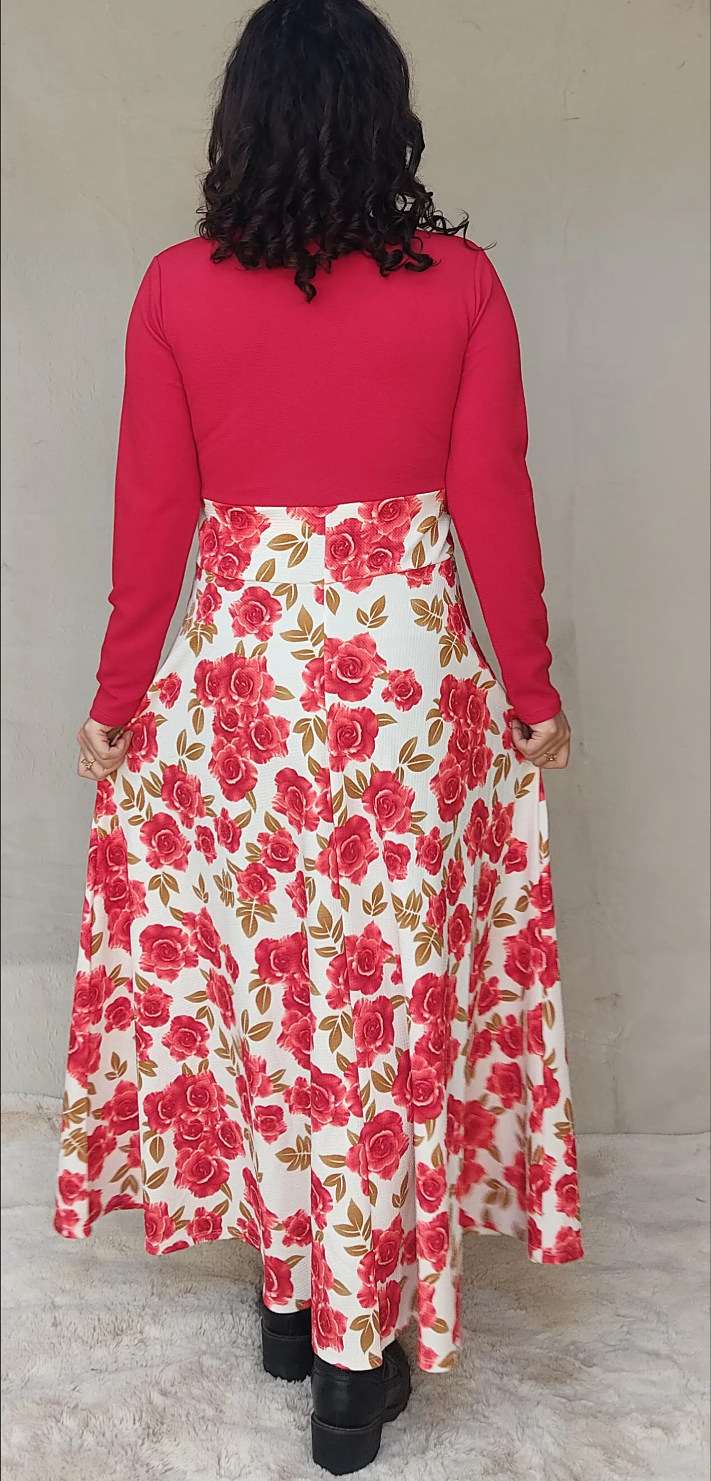 Maxi vestido rojo flores apertura en la pierna 6