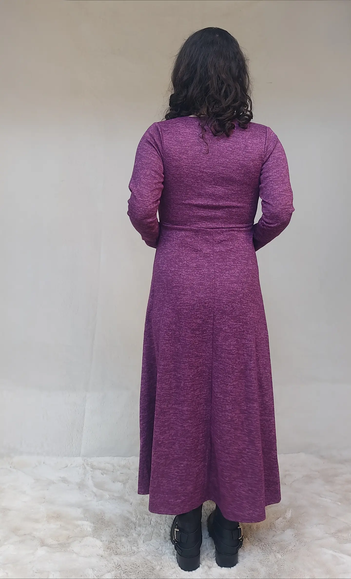 Maxi vestido lanilla escote en V color guinda  3