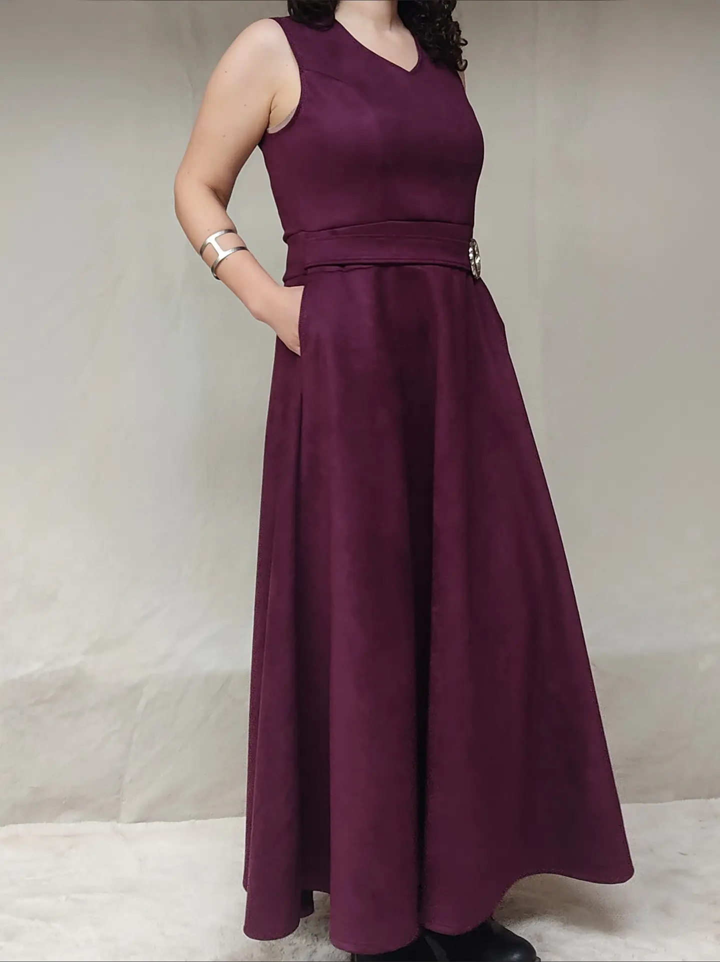MaxiVestido sin mangas gamuza color morado  1