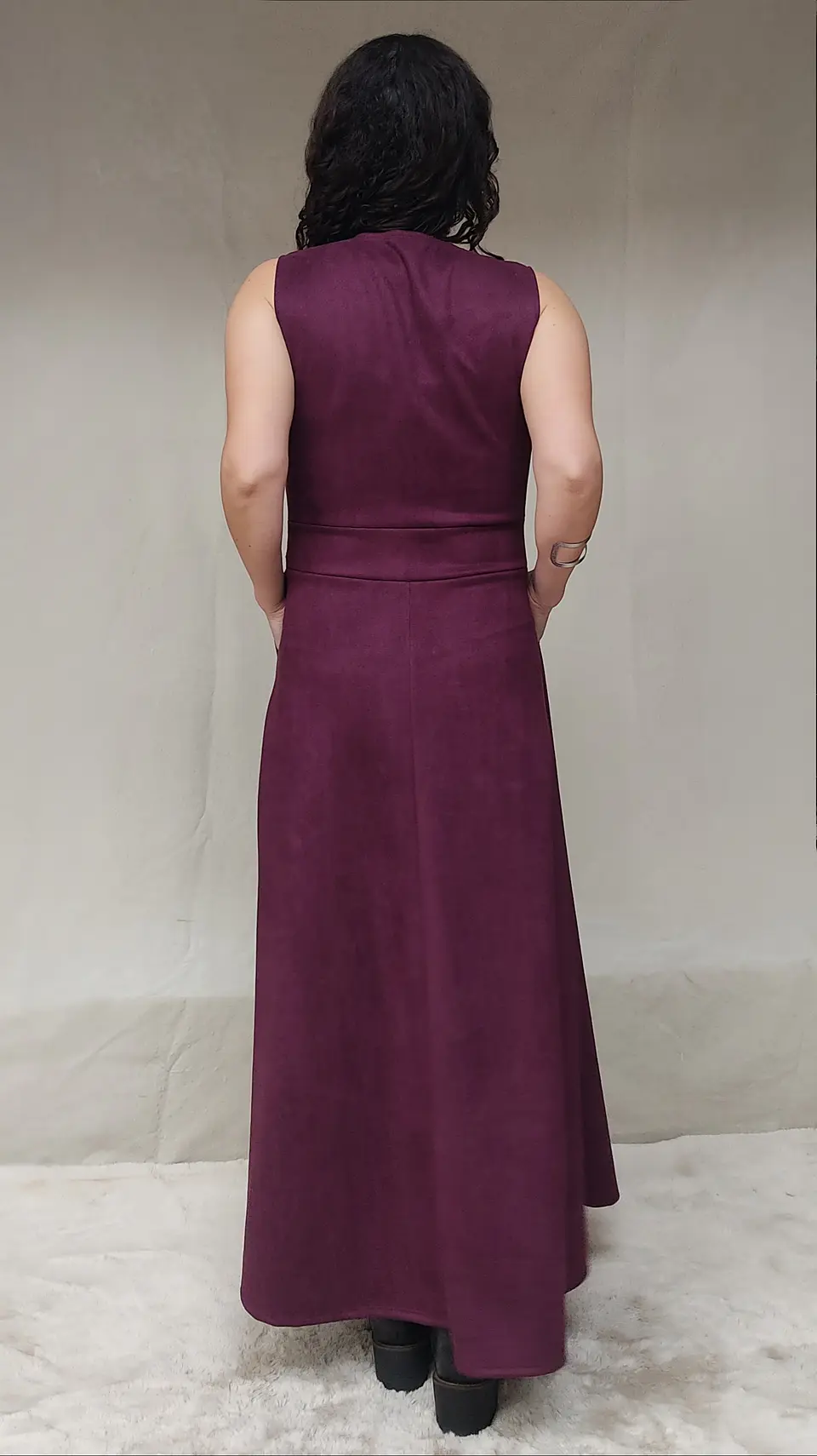 MaxiVestido sin mangas gamuza color morado  5