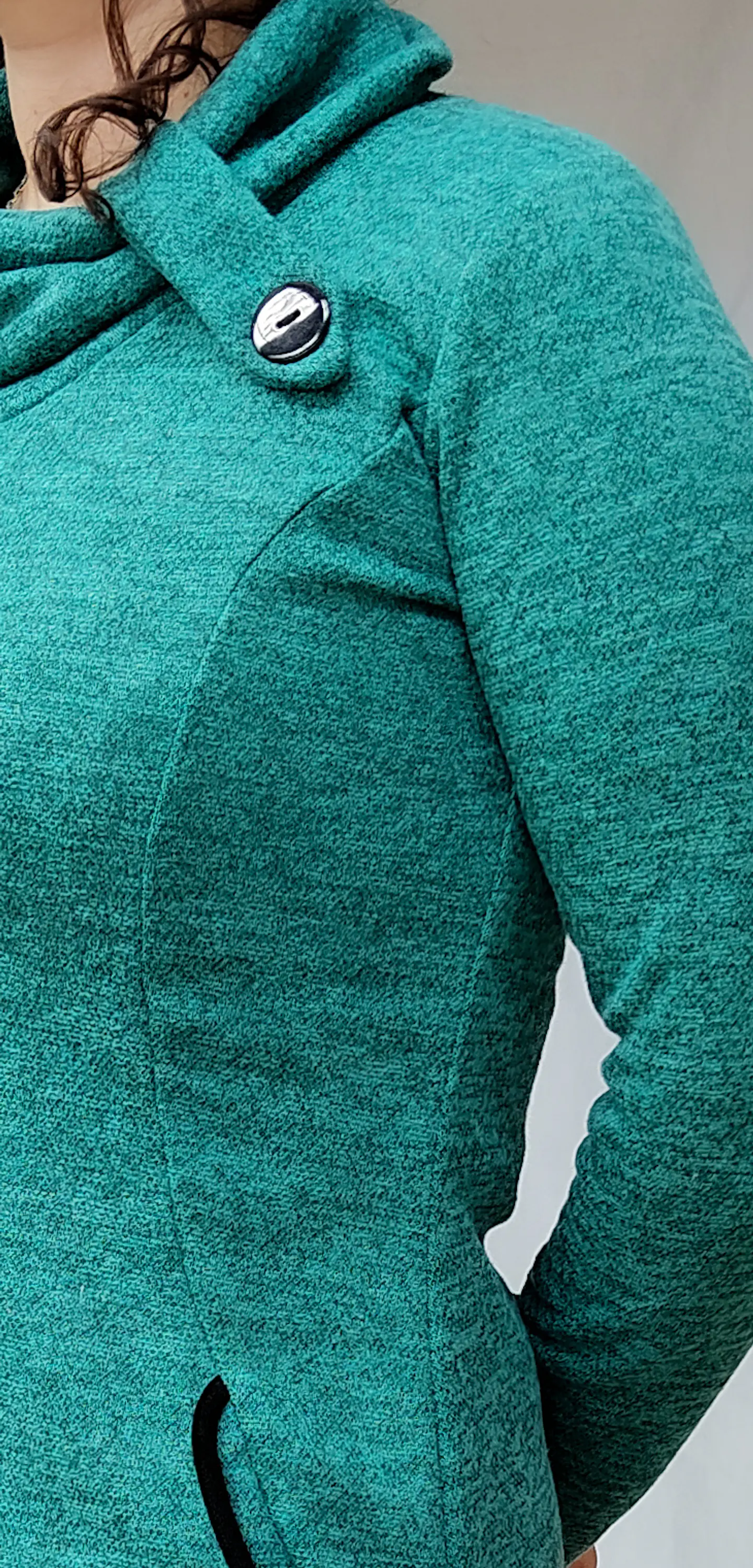 Vestido de lanilla cuello tortuga color turquesa con bolsillos 4