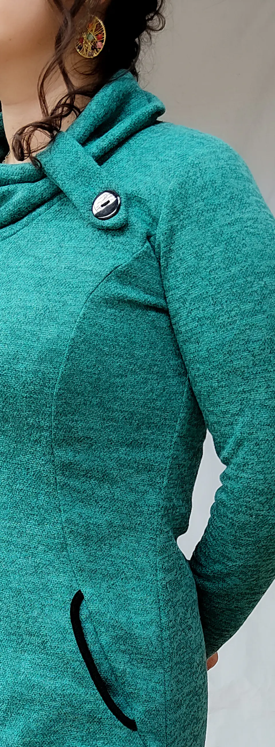 Vestido de lanilla cuello tortuga color turquesa con bolsillos 4