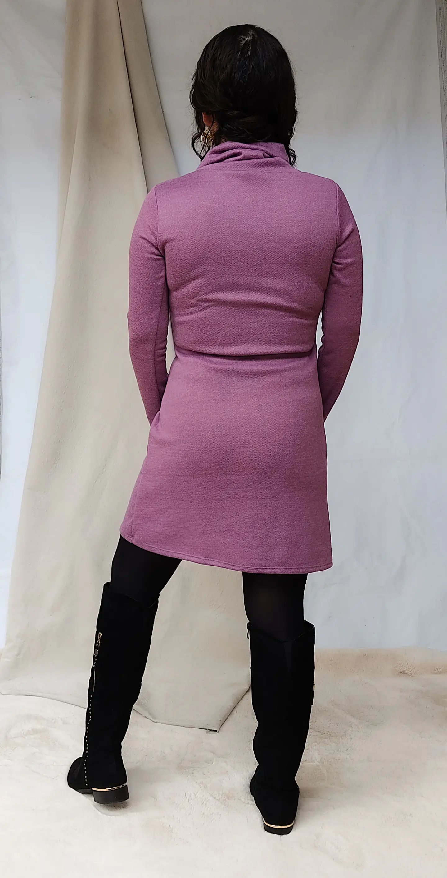 Vestido de lanilla cuello tortuga color lila con bolsillos 3