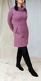 Vestido de lanilla cuello tortuga color lila con bolsillos - Miniatura 4