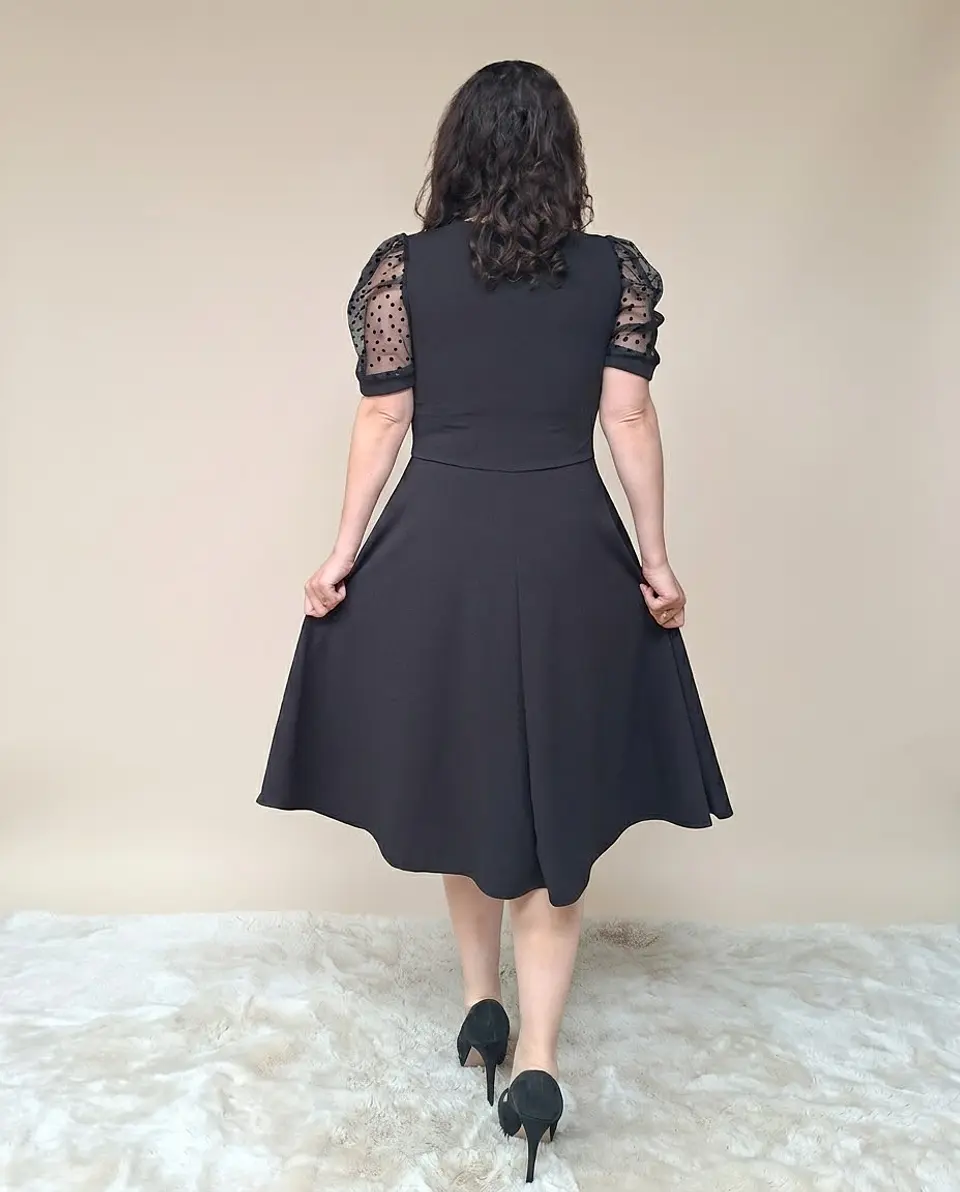 Vestido midi manga corta lunares 4