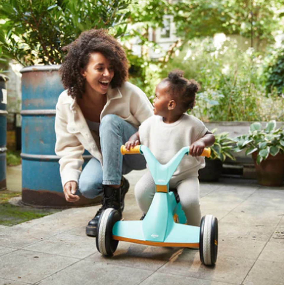 GO Giro | Turquesa | Correpasillos | BERG | 10 a 30 meses 2