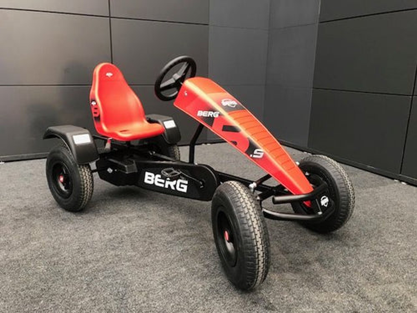 Super Red | Go Kart a Pedal | BERG | 5 a 99 años 3