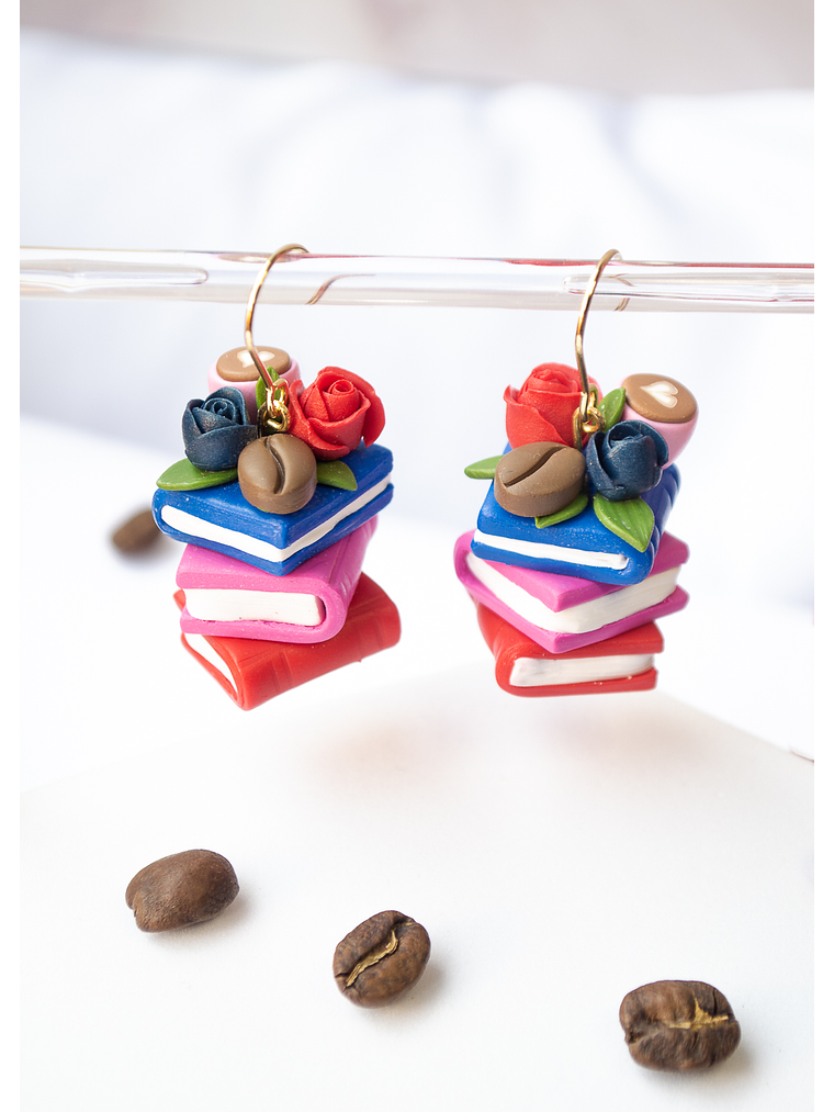 Aros de arcilla polimérica Café y Libros  1