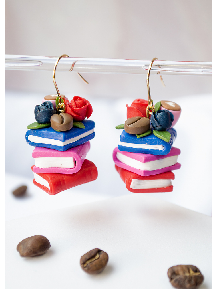 Aros de arcilla polimérica Café y Libros  2