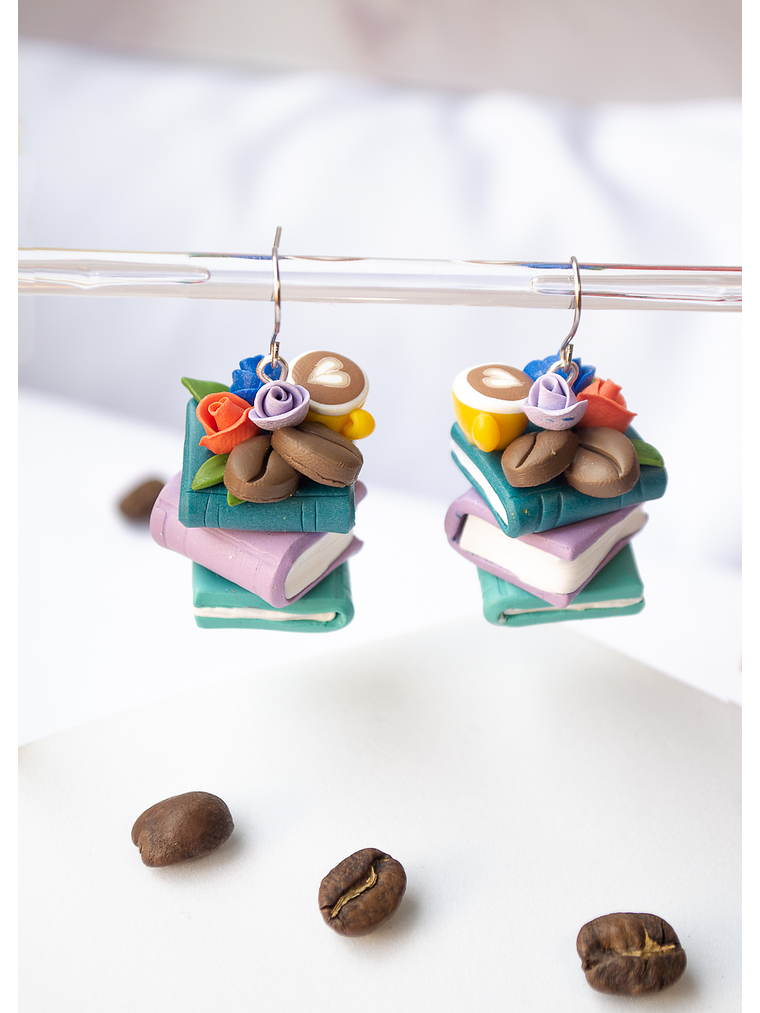 Aros de arcilla polimérica Café y Libros  1