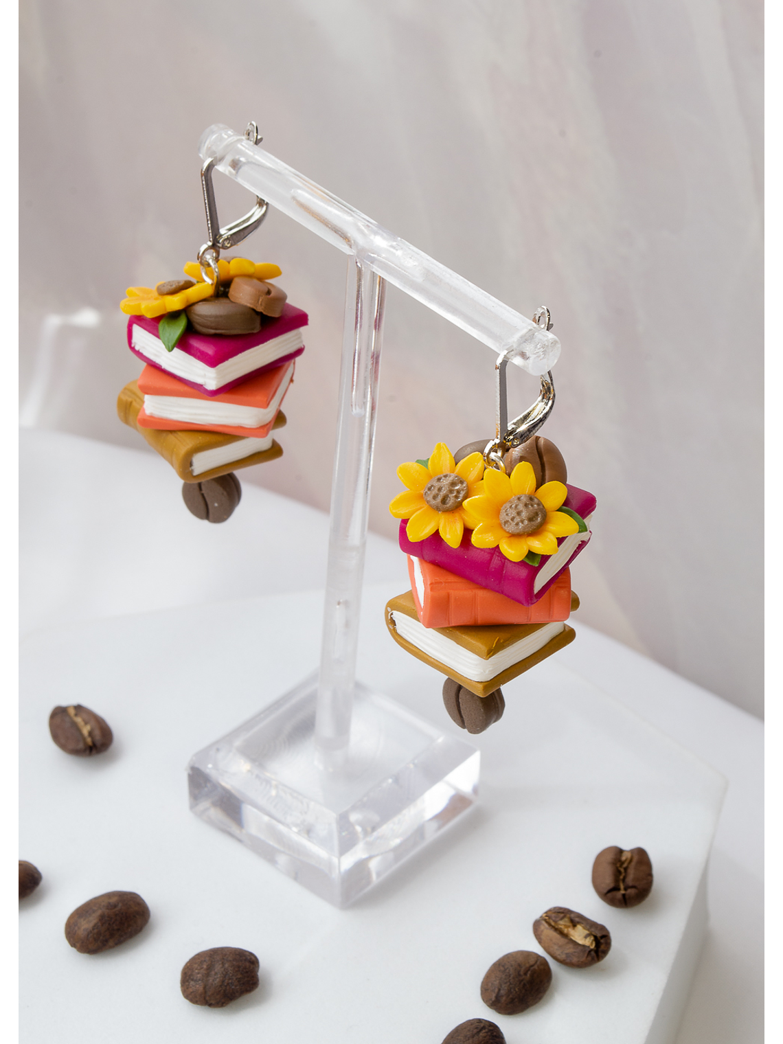 Aros de arcilla polimérica Café y Libros  3