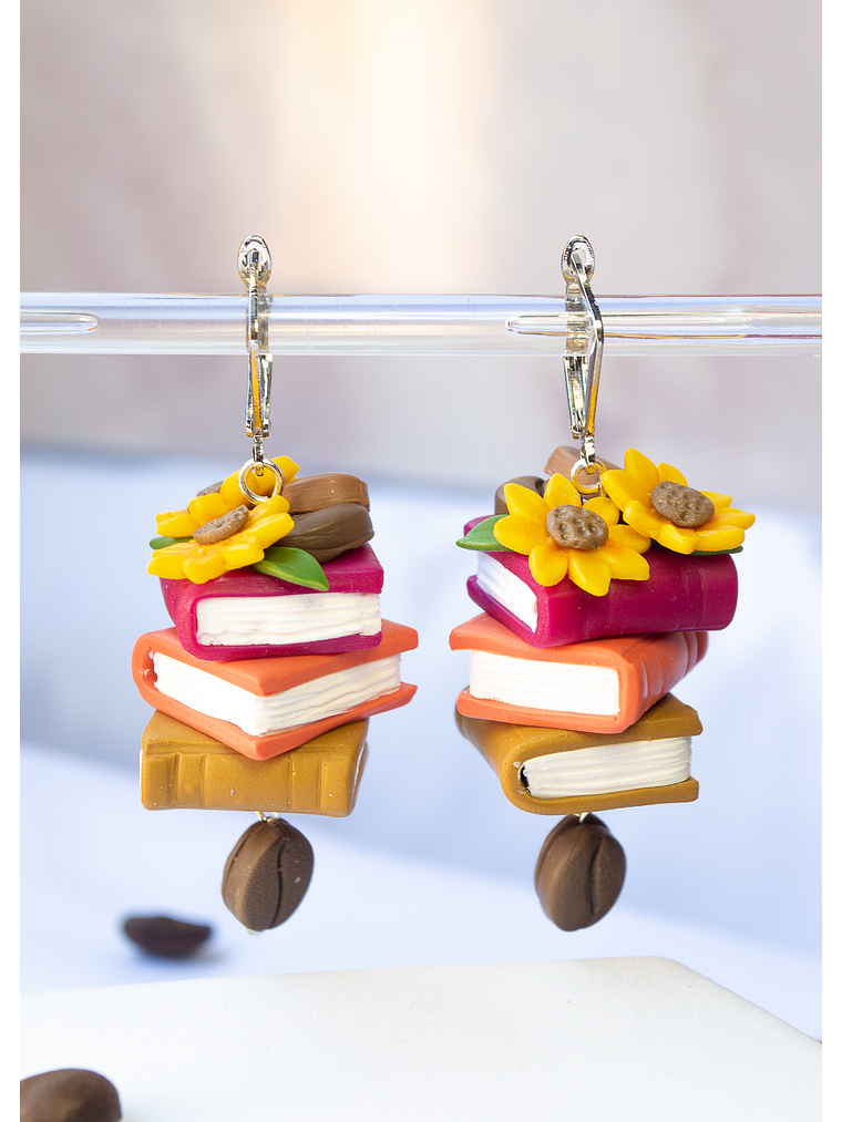 Aros de arcilla polimérica Café y Libros  1