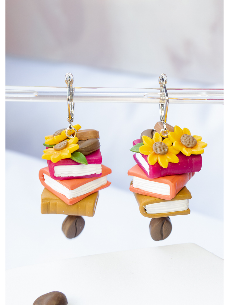 Aros de arcilla polimérica Café y Libros  2