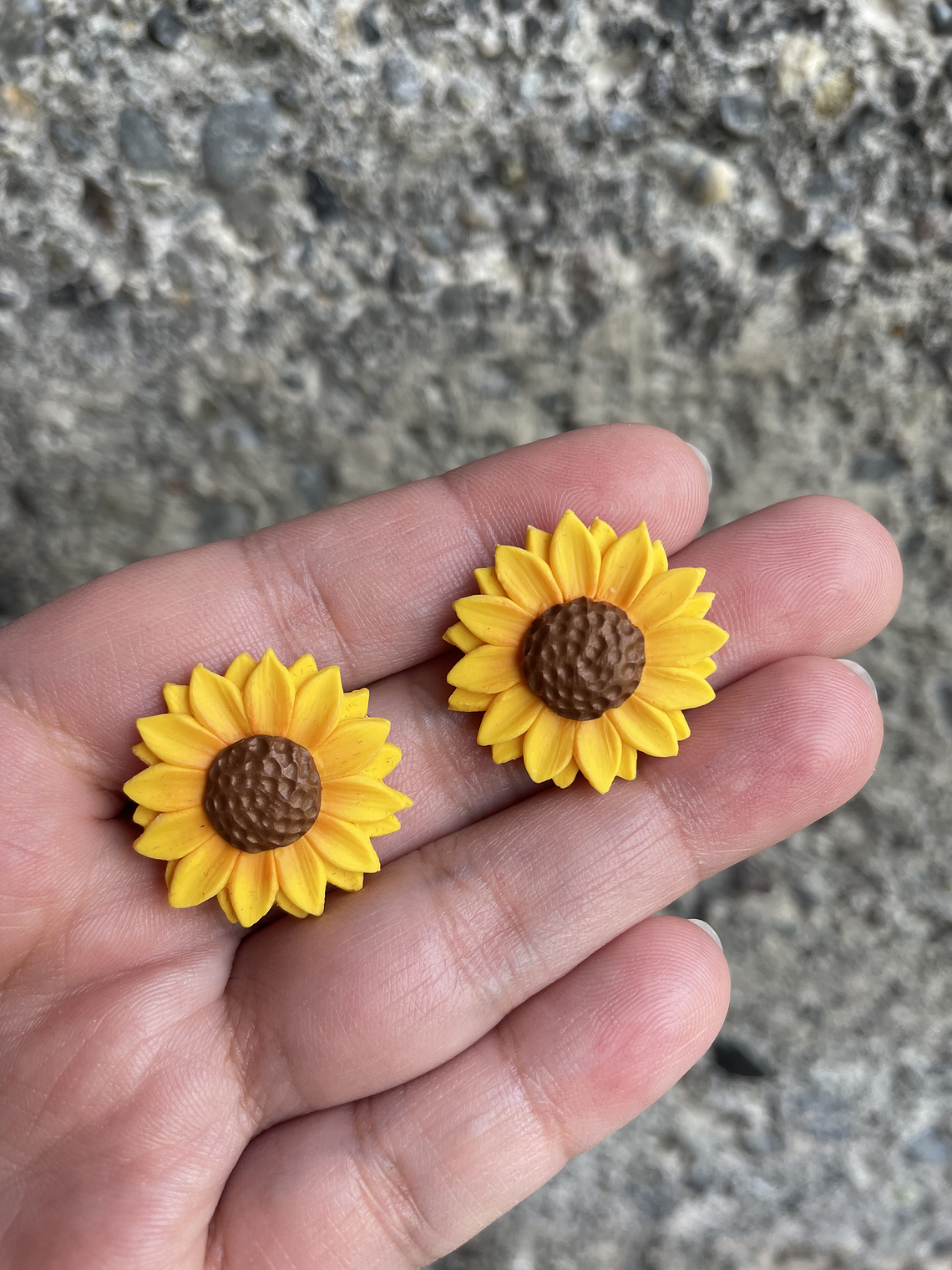 Aritos de girasol 2.5 cm  1