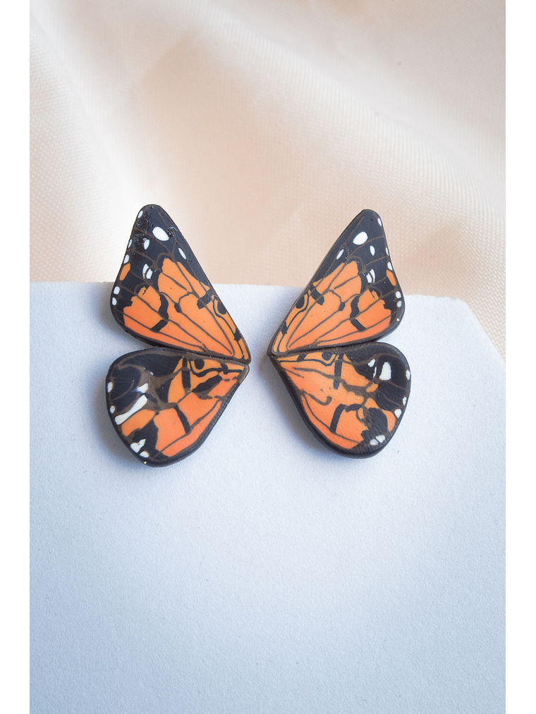 Aritos alita mariposa Vanessa Carye  1