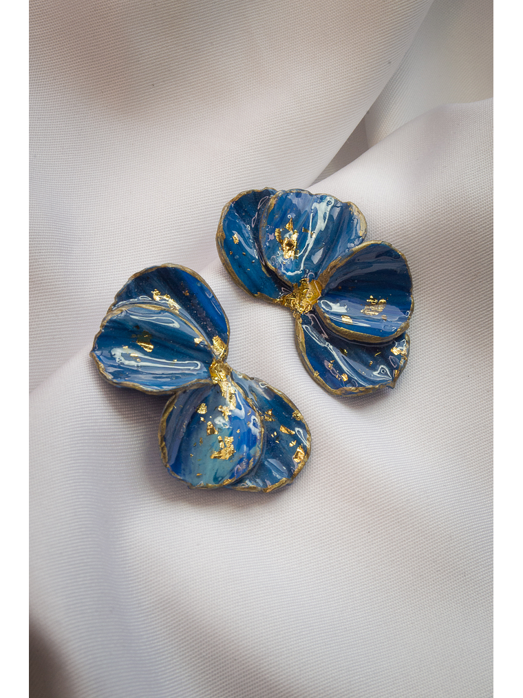 Aritos scrunchys azules con dorado 2