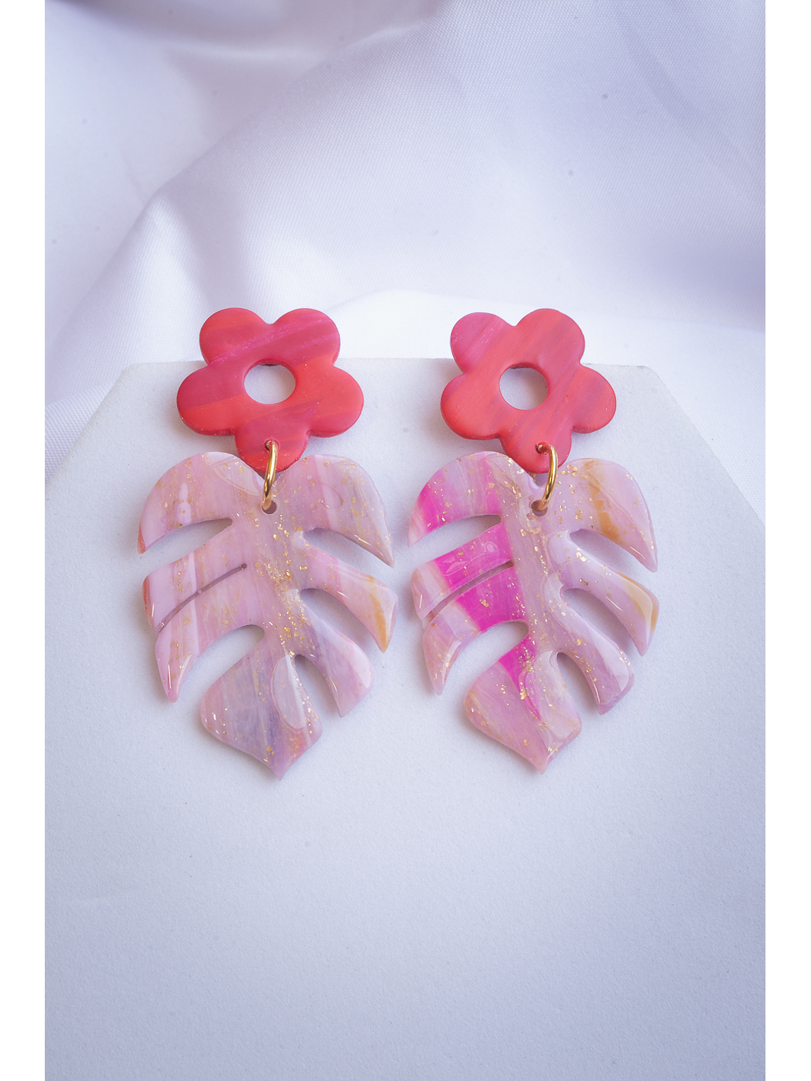 Aritos monstera con flor 1