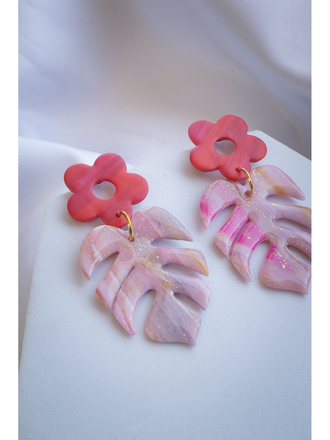 Aritos monstera con flor 2