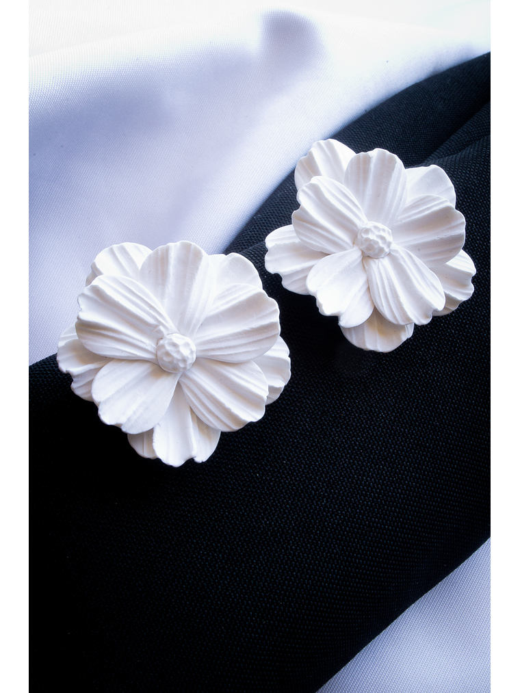 Aritos Flor Blanca 2