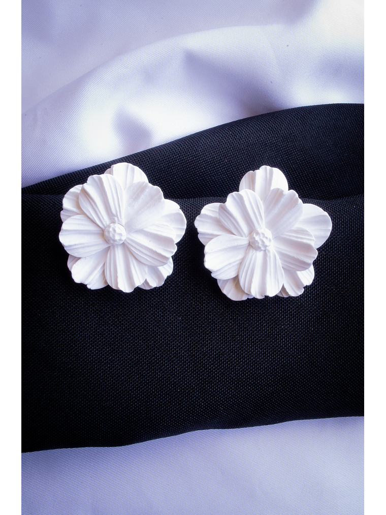 Aritos Flor Blanca 1