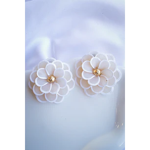 Flores blancas translúcidas Aros de arcilla polimérica 