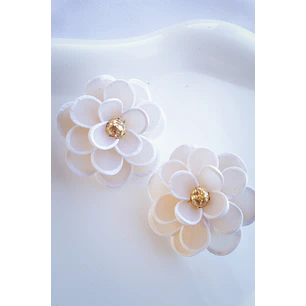 Flores blancas translúcidas Aros de arcilla polimérica 4cms