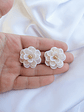 Flores blancas translúcidas Aros de arcilla polimérica 4cms - Miniatura 3