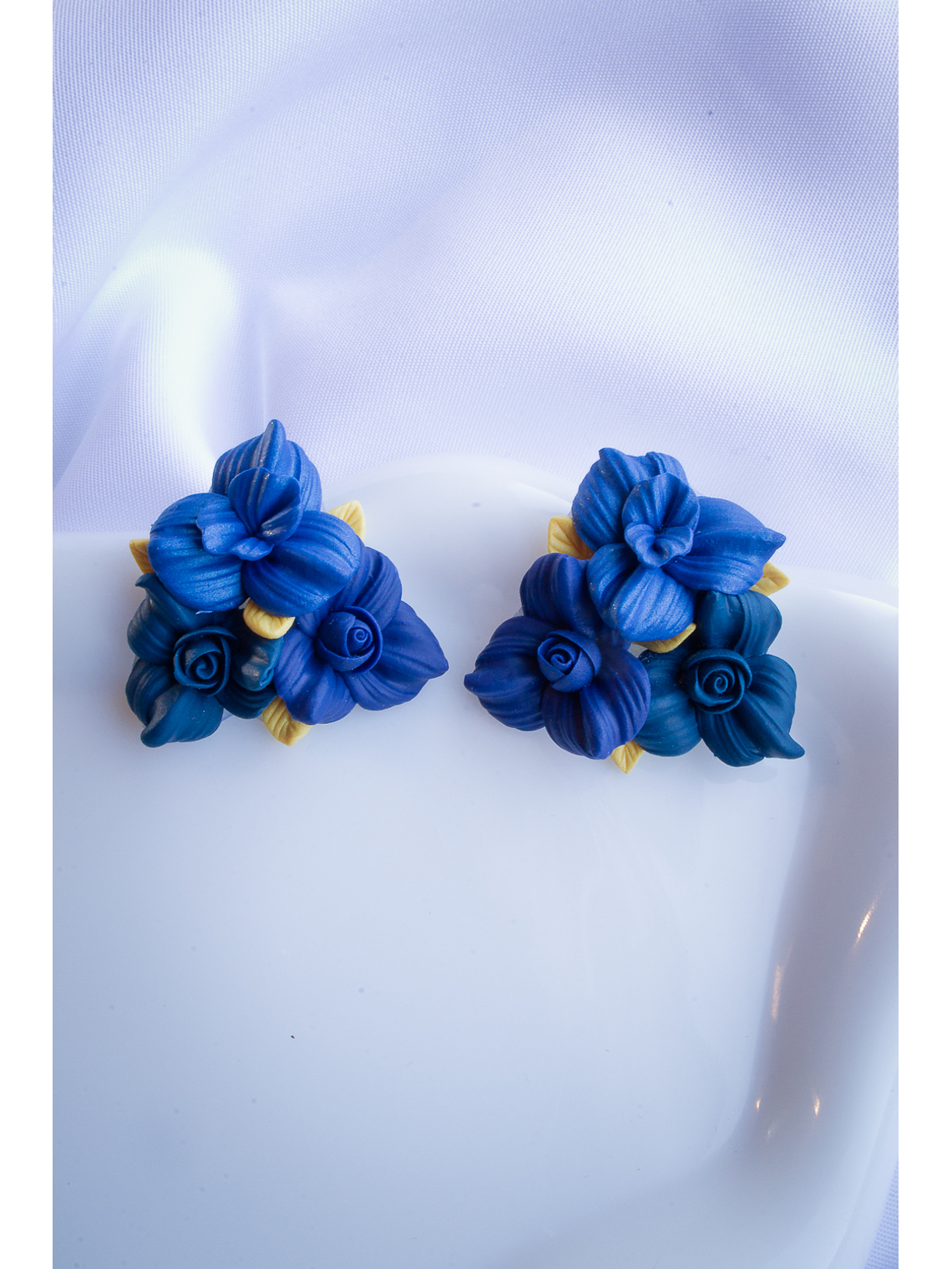 Aros de arcilla polimérica Ramo de flores azules 1