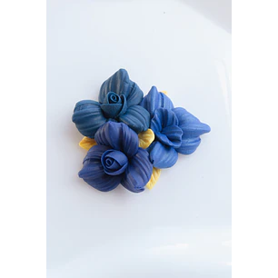 Aritos y Pin de Ramo de flores azules