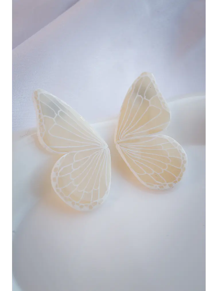 Aritos alas de mariposas blancas  1