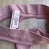 (S) Colaless sin costuras Victoria’s Secret logo rose clay