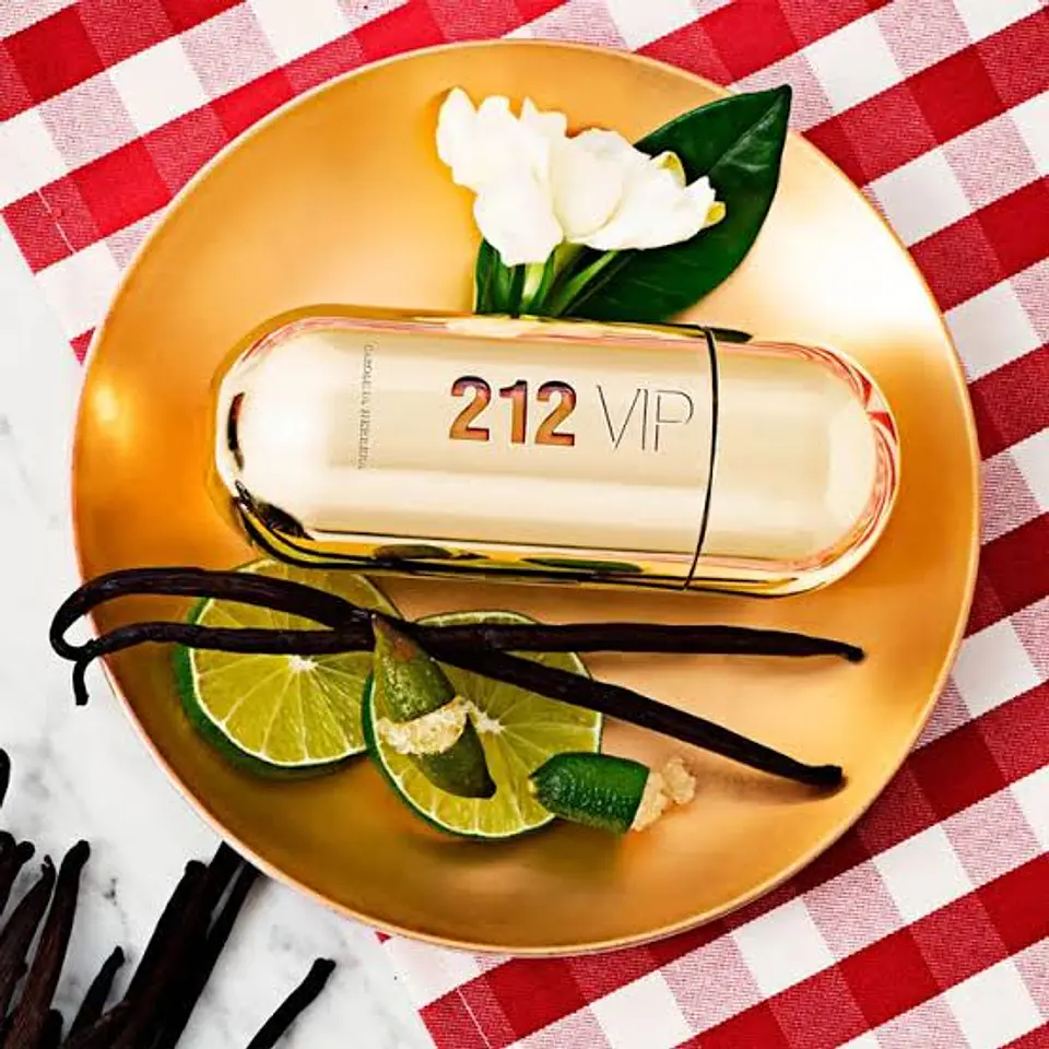 CAROLINA HERRERA 212 VIP DORADO EDP 80 ML 2