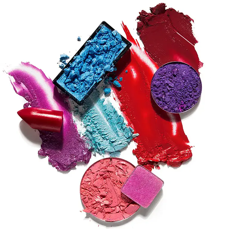 Maquillaje que realza cada look