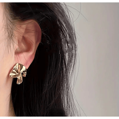 aretes de metal ligeros