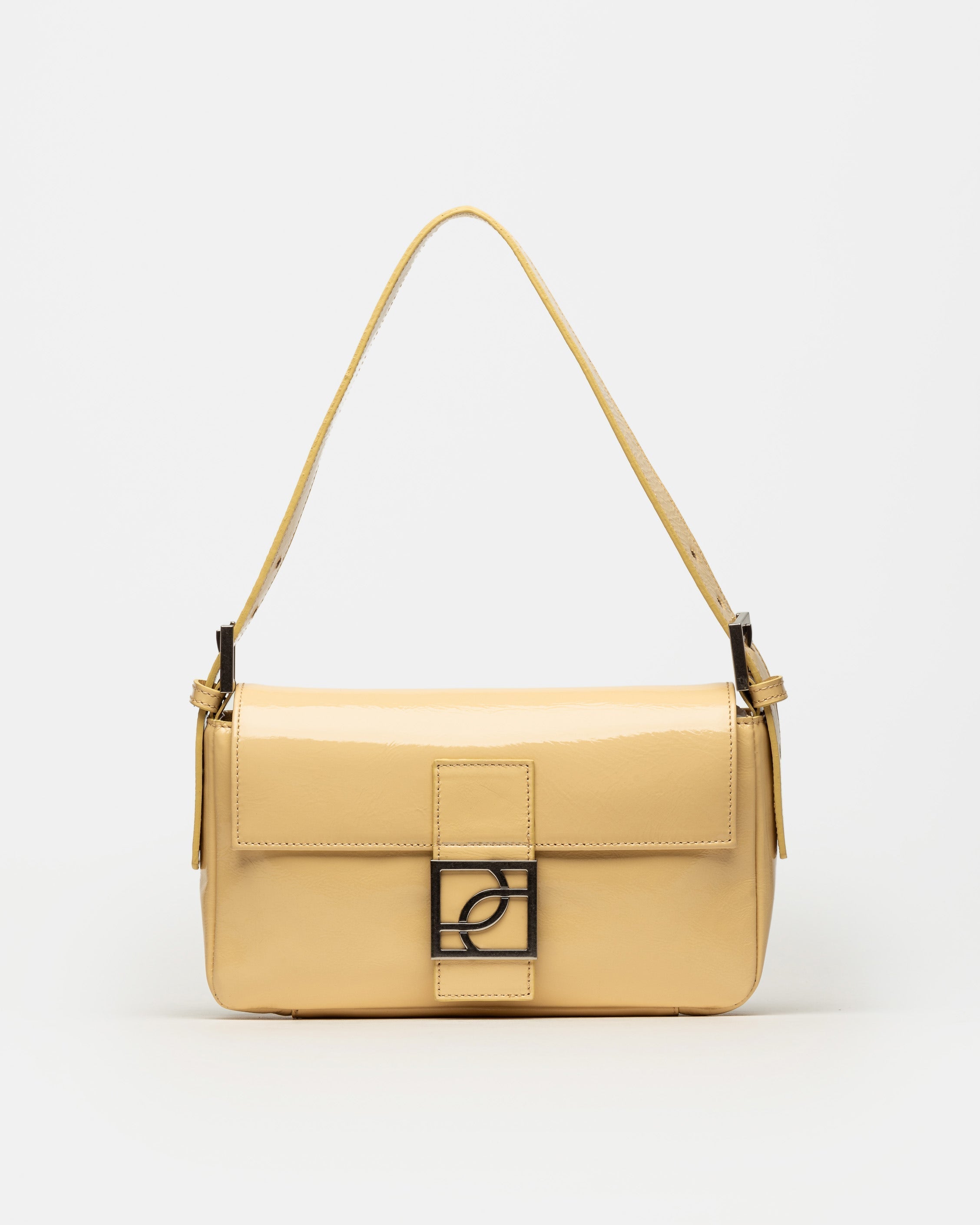 CARTERA AL HOMBRO SIGNATURE EN CUERO CHAROL 1