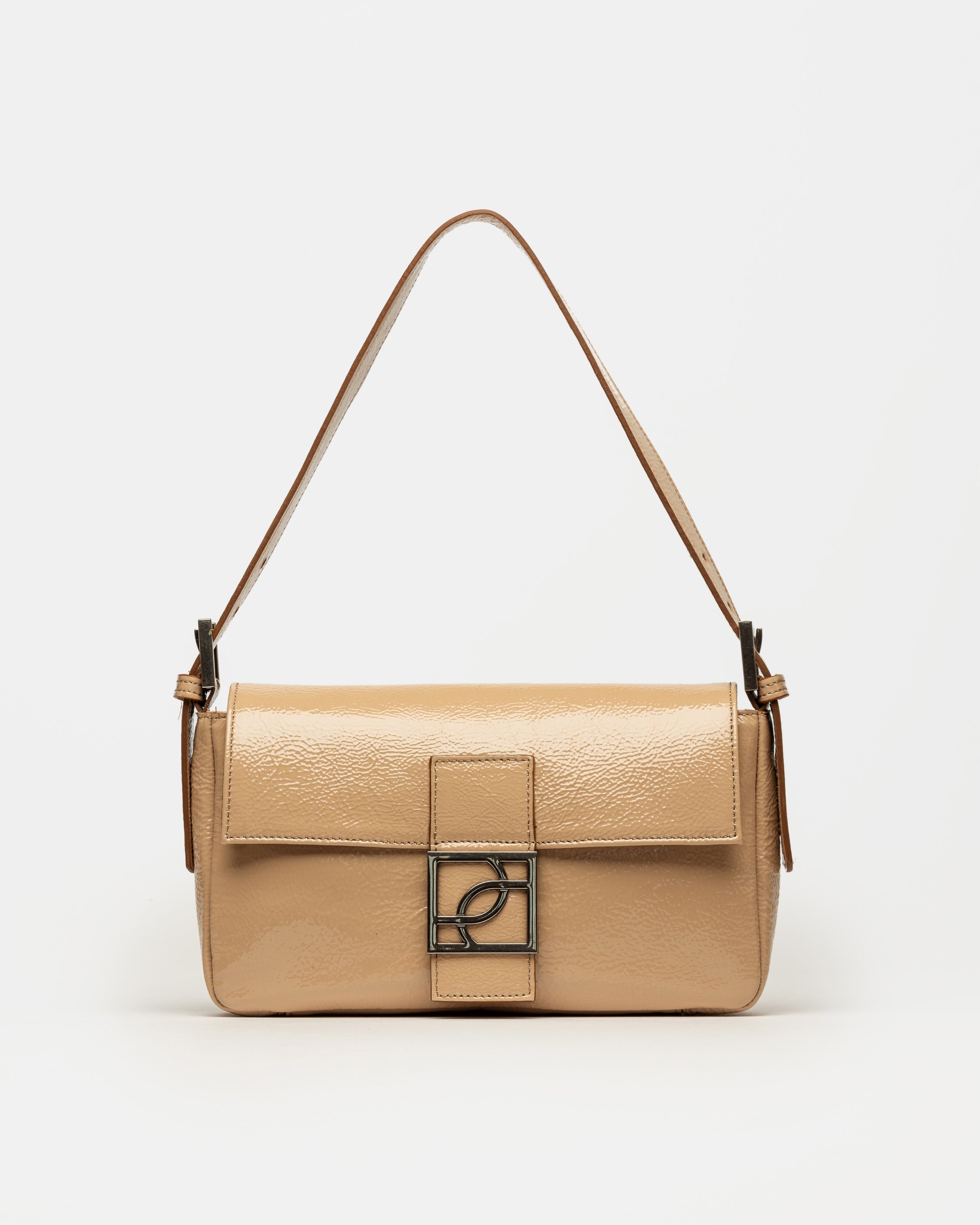 CARTERA AL HOMBRO SIGNATURE EN CUERO CHAROL 1