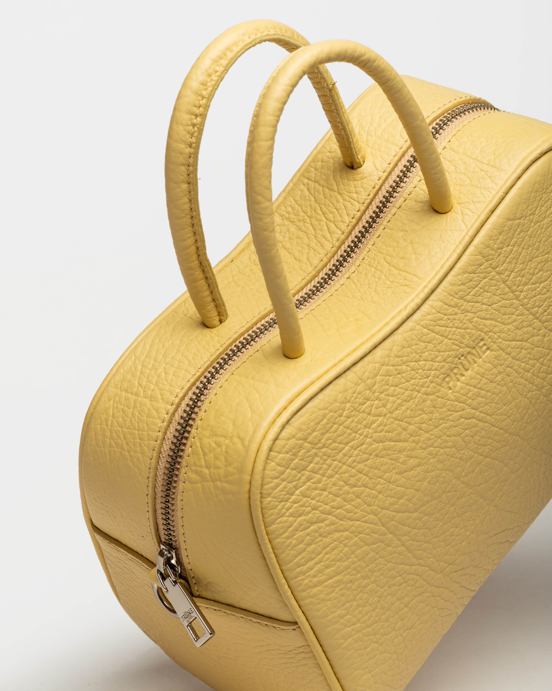 CARTERA DE MANO THE CLUB EN CUERO GRANEADO 4