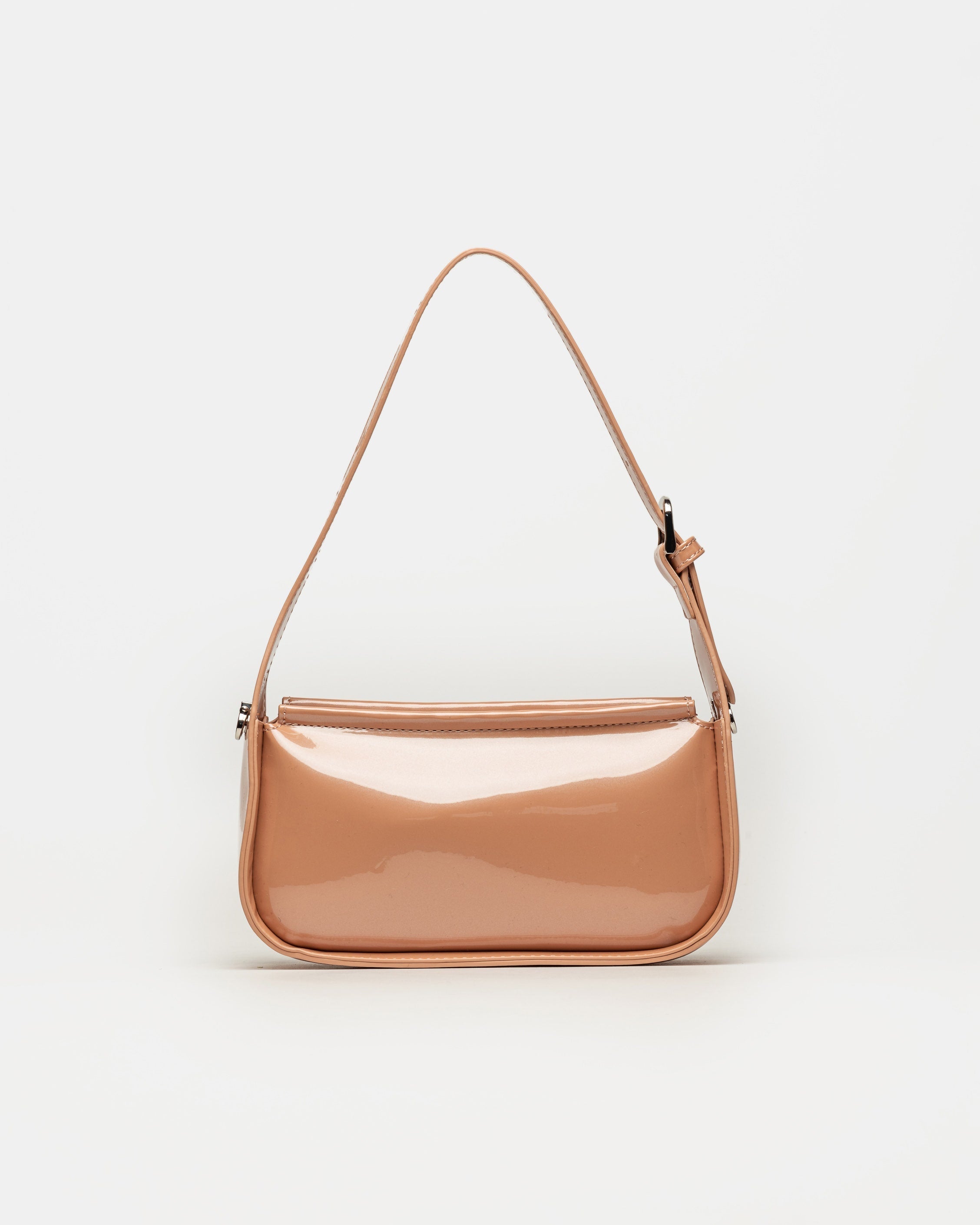 CARTERA AL HOMBRO LEAF EN EFECTO CUERO CHAROL 1