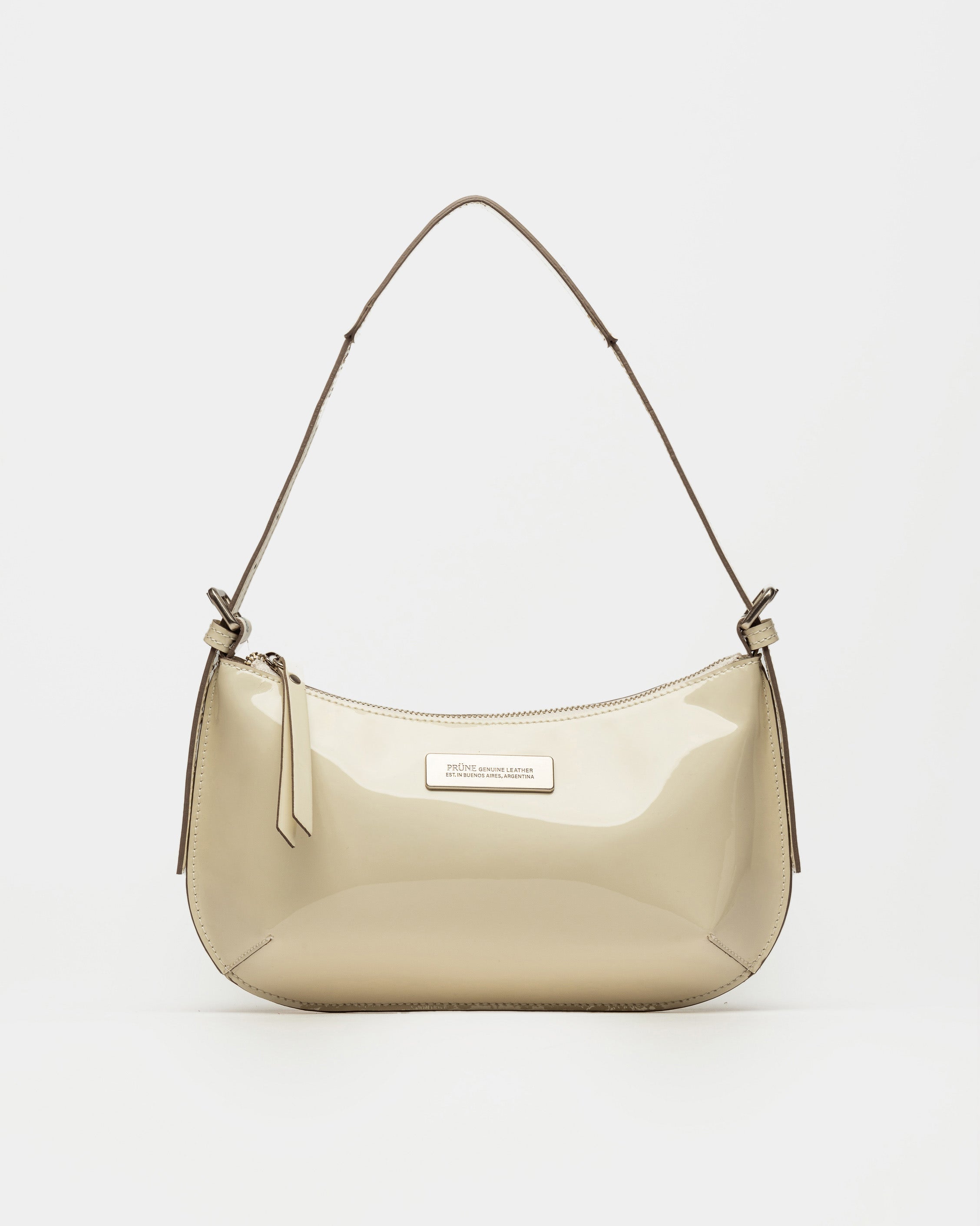 CARTERA AL HOMBRO MIA EN CUERO CHAROL 1