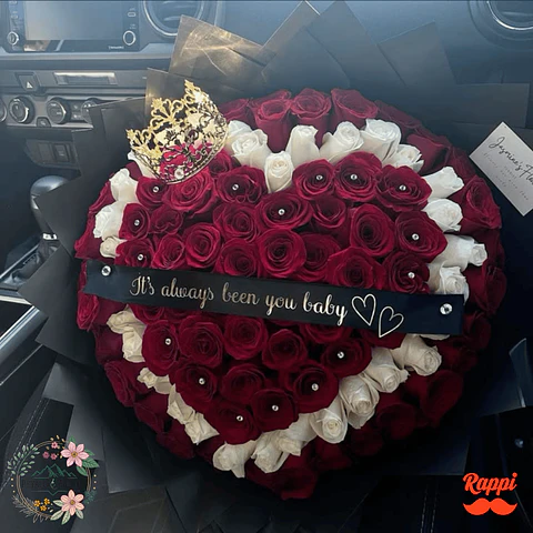 Flores Rosas en Corazón Edición Reina