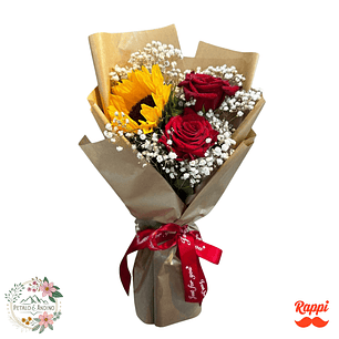 Trío Radiante de Amor Rosas y Girasoles